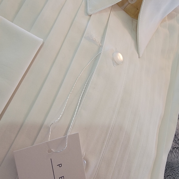 NWT Beautiful button down men's  shirt - Picture 3 of 5